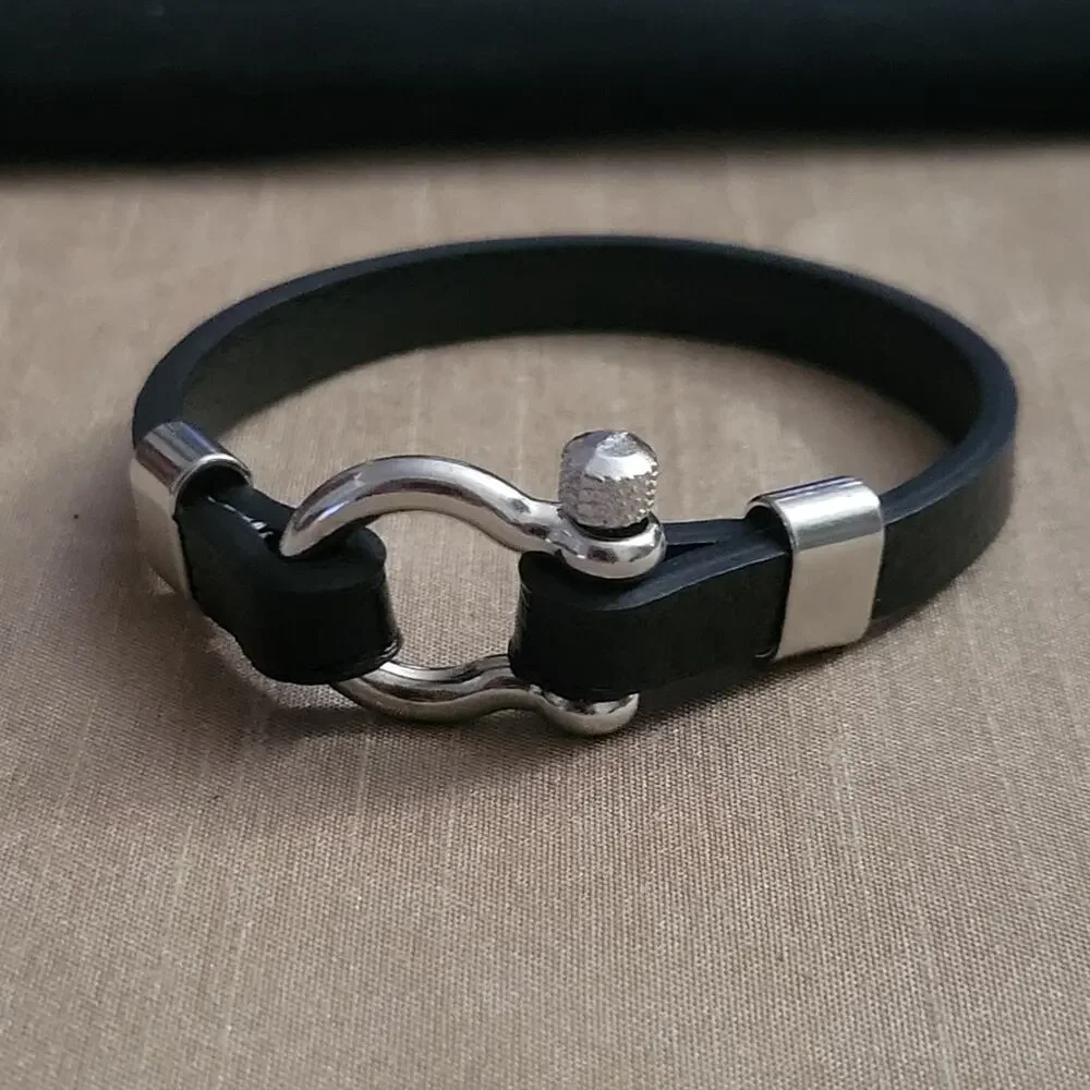 Black synthetic leather shackle bracelet